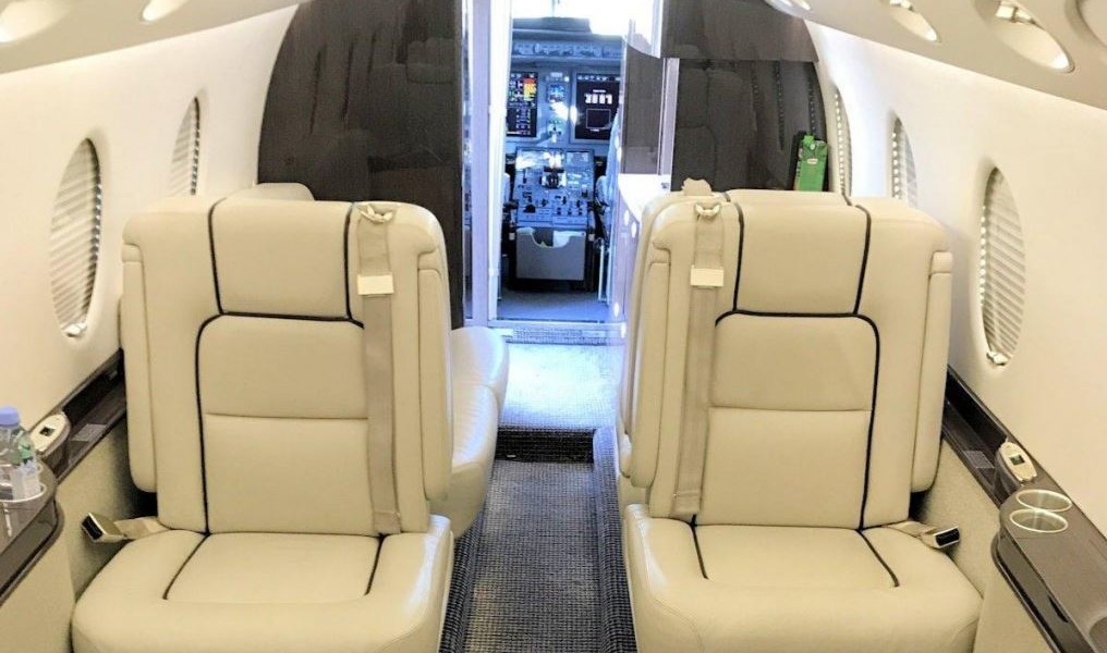интерьер самолета Gulfstream G150